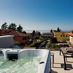 Διαμέρισμα Luxury House - Small Heated Pool *