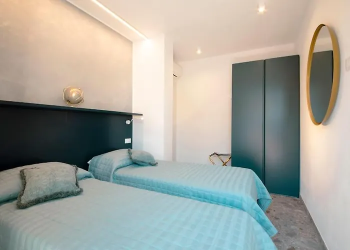 Luxury House - Heated Jacuzzi Appartamento