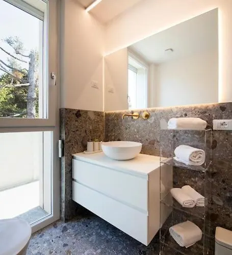 Luxury House - Heated Jacuzzi *