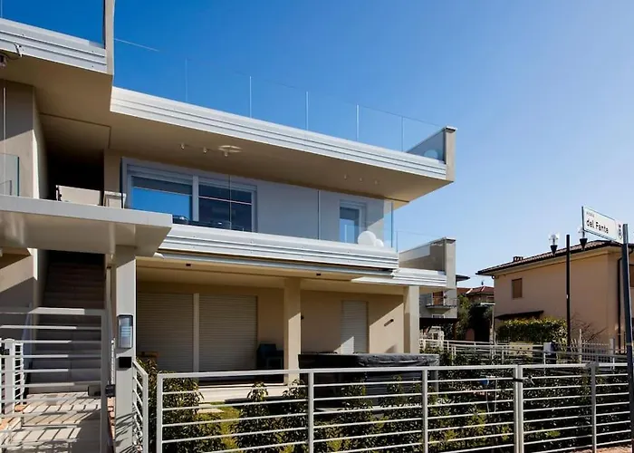 Luxury House - Heated Jacuzzi Appartamento *